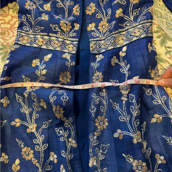 Anita Dongre Jacket Lehenga - Picture 11 of 13